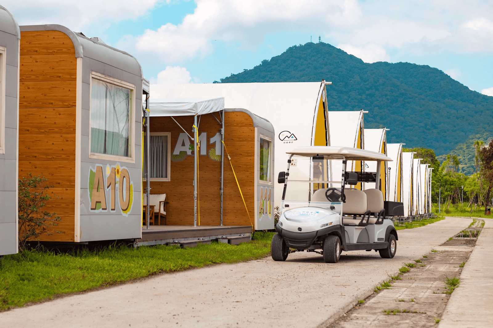桃禧漫遊渡假露營園區－帆船帳、小木屋與高爾夫球車