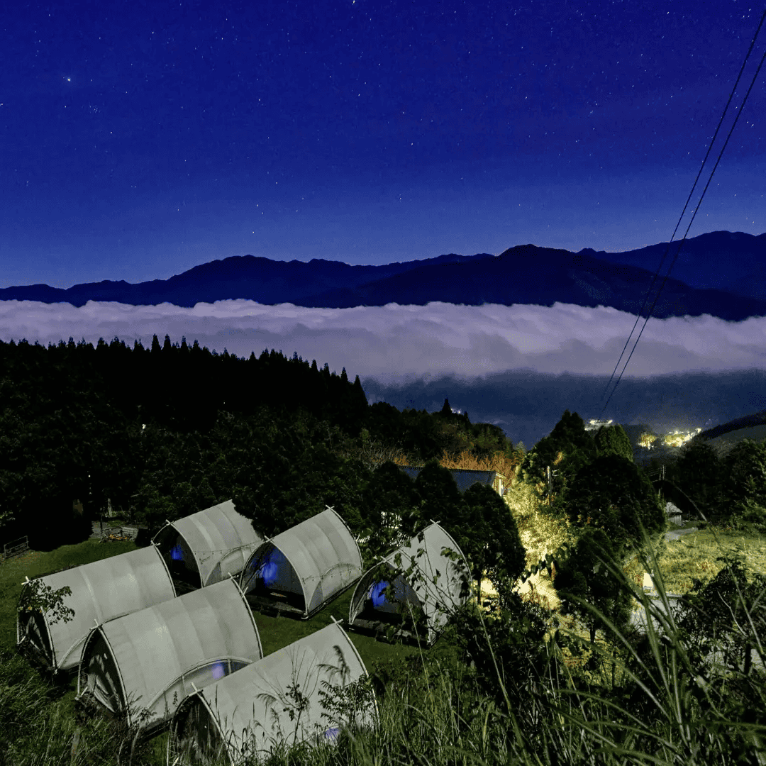 高海拔森林系露營地，有雲海、森林與星空與帆船帳