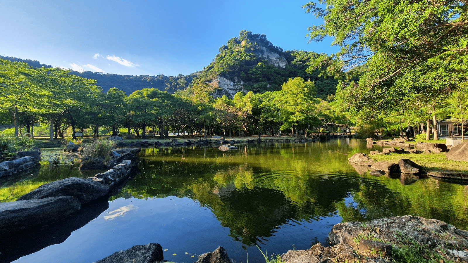 【2025 台北野餐】6個野餐地點推薦,從免裝備懶人包到山上野餐秘境一篇搞定! 10 台北野餐地點-貴子坑生態園區野餐區