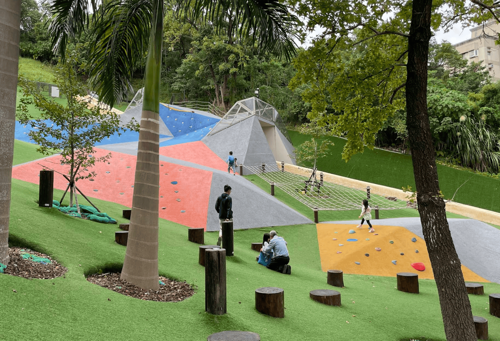 【2025 台北野餐】6個野餐地點推薦,從免裝備懶人包到山上野餐秘境一篇搞定! 8 台北野餐地點-文山森林公園